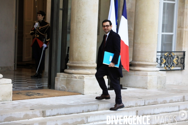 Premier Conseil des Ministres du Gouvernement ATTAL