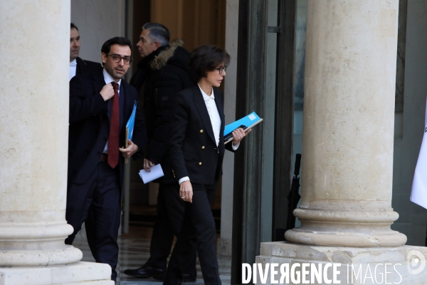 Premier Conseil des Ministres du Gouvernement ATTAL