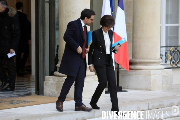 Premier Conseil des Ministres du Gouvernement ATTAL