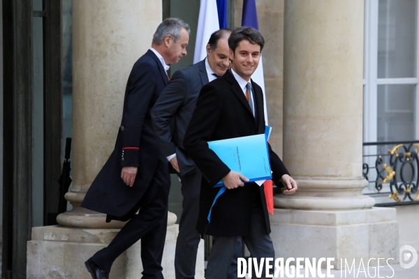 Premier Conseil des Ministres du Gouvernement ATTAL