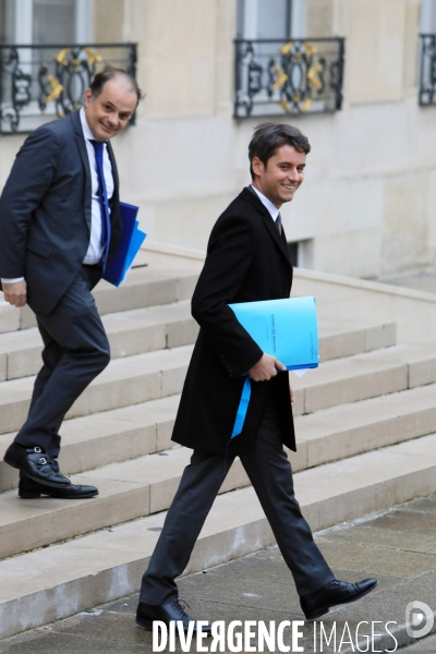 Premier Conseil des Ministres du Gouvernement ATTAL