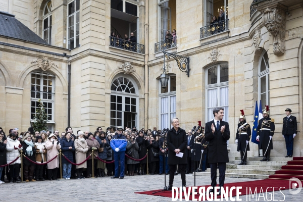 Passation de pouvoir Elisabeth Borne/Gabriel Attal par Albert FACELLY
