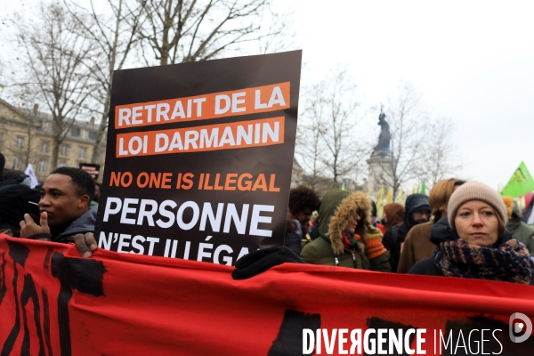 Manifestation contre la loi immigration