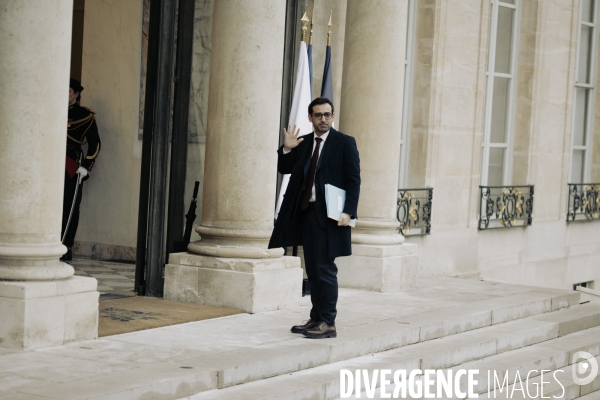 1er conseil des ministres du gouvernement Attal.