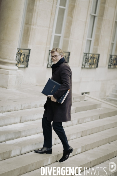 1er conseil des ministres du gouvernement Attal.