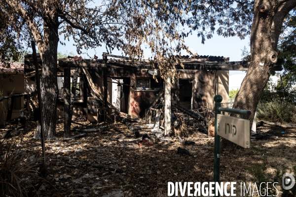Destructions dans le kibboutz de Kfar Aza