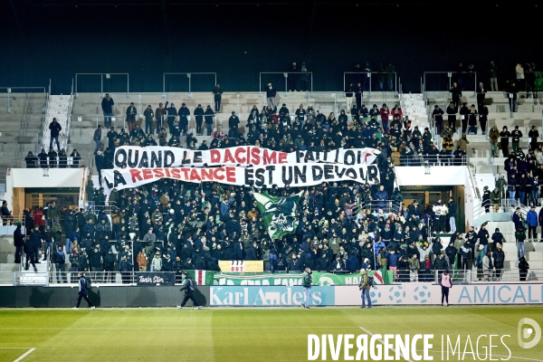 Supporters du Red Star contre la loi immigration