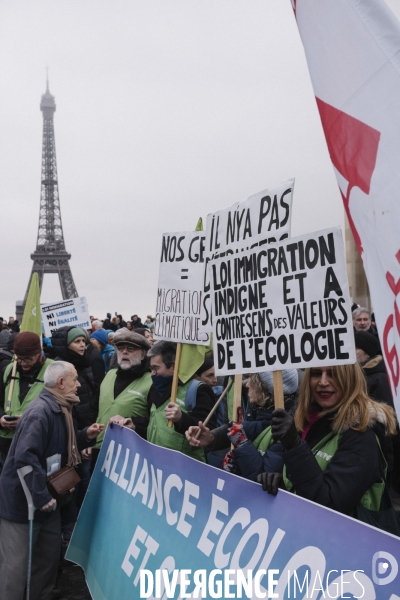 Manifestation contre la loi immigration