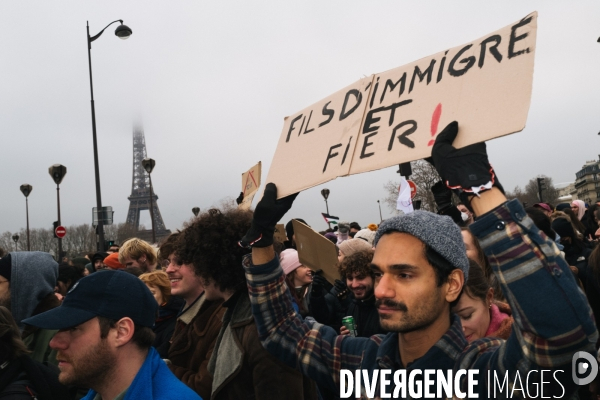 Non a la loi asile immigration.