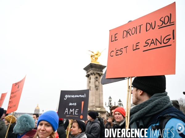 LOI IMMIGRATION. Manifestation parisienne du 21/01/2024