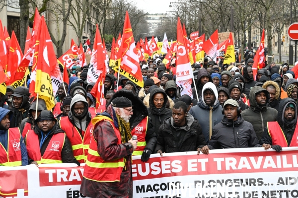 LOI IMMIGRATION. Manifestation parisienne du 21/01/2024