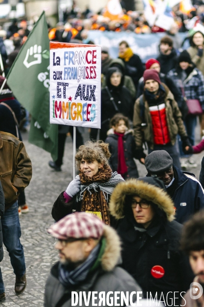 Manifestation contre la loi immigration