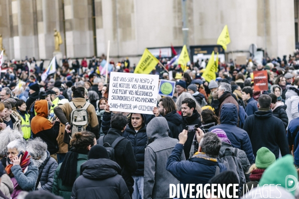 Manifestation contre la loi immigration