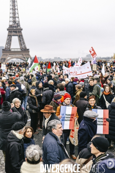 Manifestation contre la loi immigration