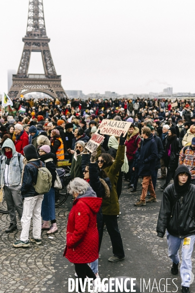 Manifestation contre la loi immigration