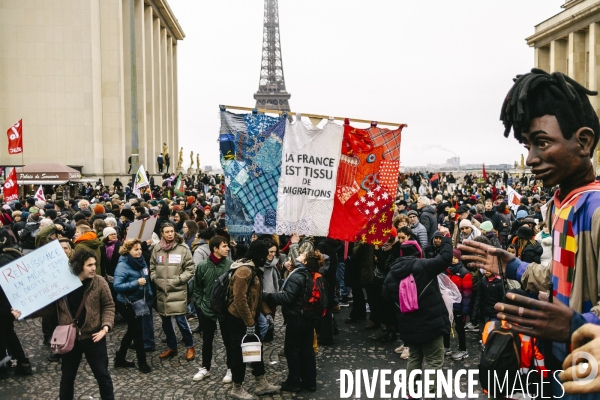 Manifestation contre la loi immigration