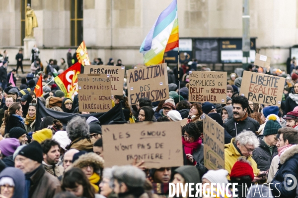 Manifestation contre la loi immigration