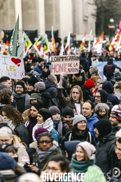 Manifestation contre la loi immigration