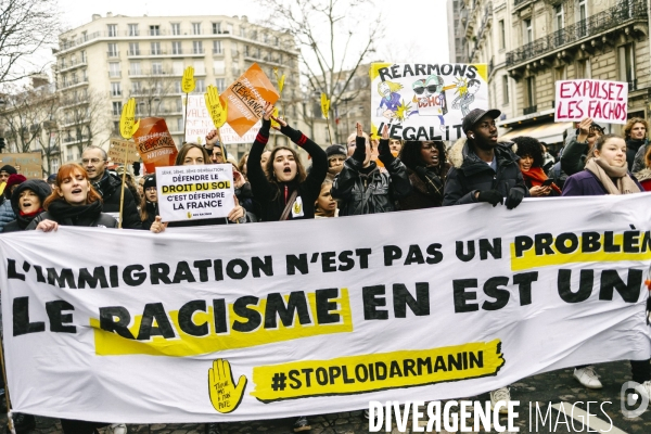 Manifestation contre la loi immigration