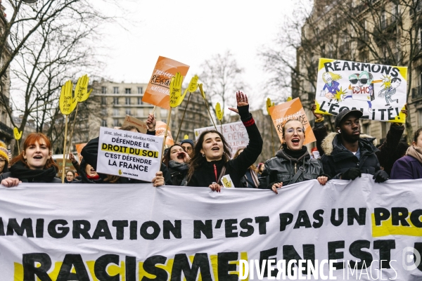 Manifestation contre la loi immigration