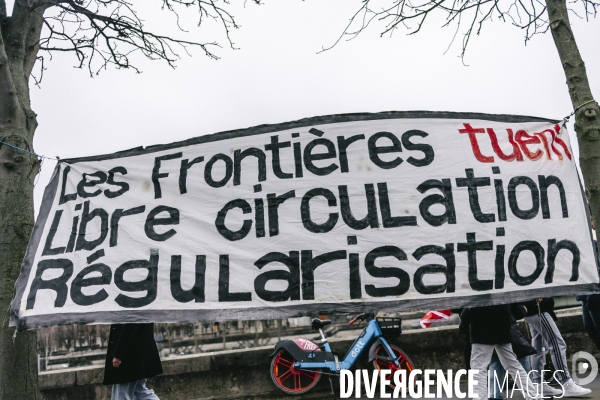 Manifestation contre la loi immigration