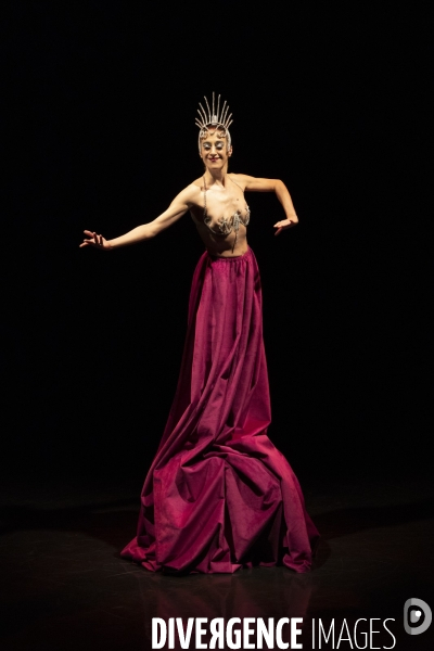 SHIRLEY de Balkis Moutashar