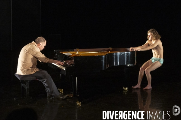 COLLAGES / RAVAGES de Solal Mariotte