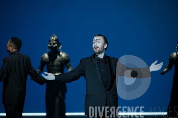 TURANDOT / Giacomo Puccini / Robert Wilson