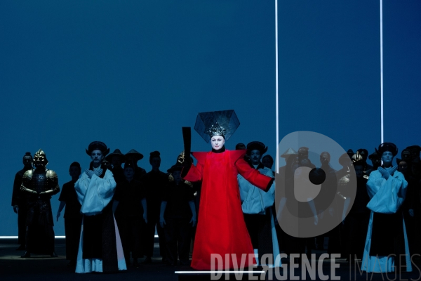 TURANDOT / Giacomo Puccini / Robert Wilson