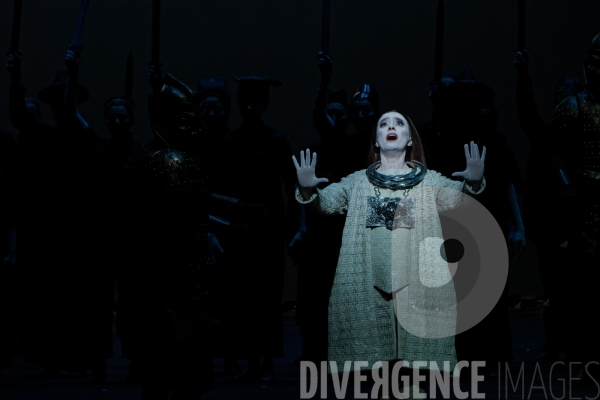 TURANDOT / Giacomo Puccini / Robert Wilson