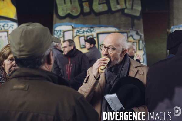 Blocage de l autoroute A16 par les agriculteurs