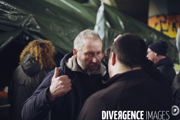 Blocage de l autoroute A16 par les agriculteurs