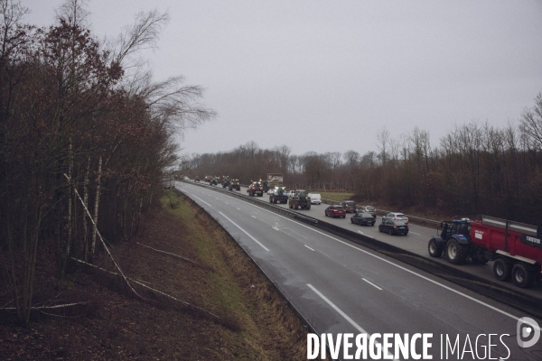 Blocage de l autoroute A16 par les agriculteurs
