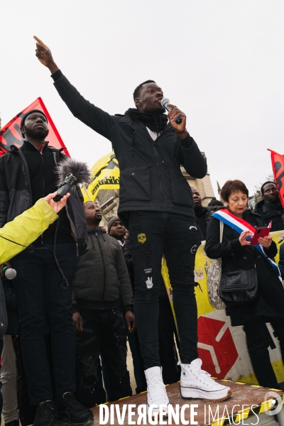 Rassemblement contre la loi asile immigration