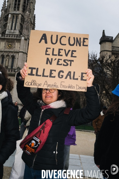 Rassemblement contre la loi asile immigration