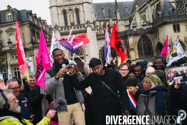 Rassemblement contre la loi asile immigration