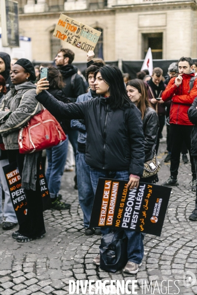 Conseil constitutionnel : Rassemblement d opposants à la loi immigration