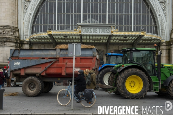 Rassemblement d agriculteurs à Tours