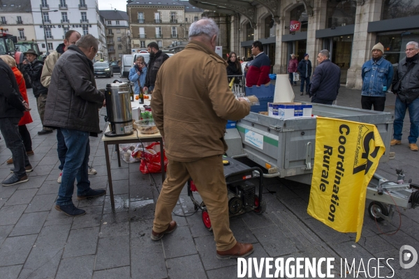 Rassemblement d agriculteurs à Tours