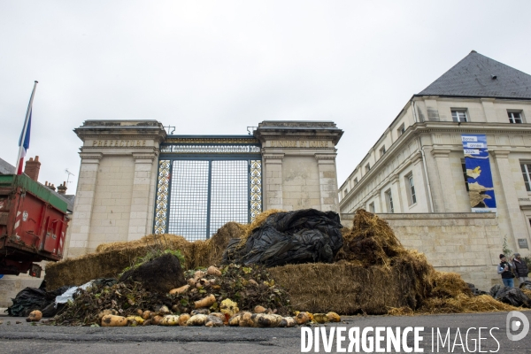 Rassemblement d agriculteurs à Tours