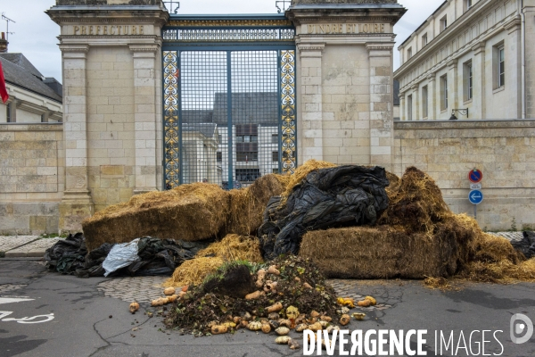 Rassemblement d agriculteurs à Tours