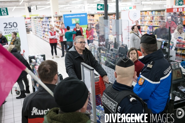 Action  caddy gratuit  au nord de Poitiers dans le cadre du mouvement de colère des agriculteurs