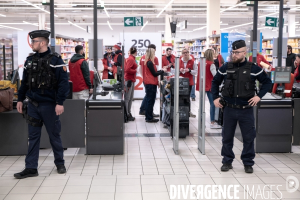 Action  caddy gratuit  au nord de Poitiers dans le cadre du mouvement de colère des agriculteurs