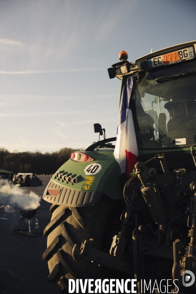 Blocage du péage de Saint-Arnoult par les agriculteurs