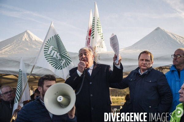 Blocage du péage de Saint-Arnoult par les agriculteurs