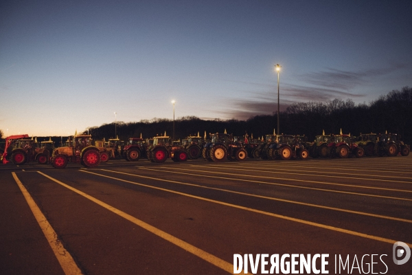 Blocage du péage de Saint-Arnoult par les agriculteurs