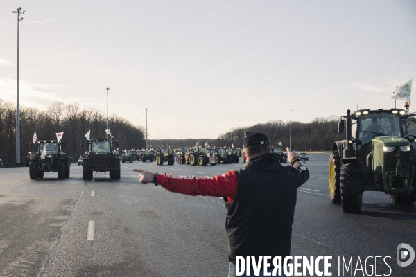 Blocage du péage de Saint-Arnoult par les agriculteurs