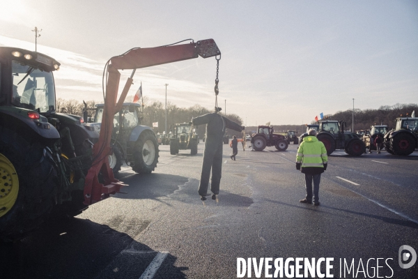 Blocage du péage de Saint-Arnoult par les agriculteurs