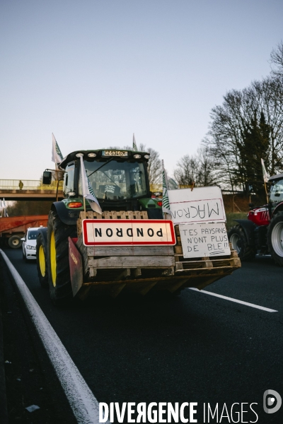 Blocage de l A1 à Senlis par les agriculteurs