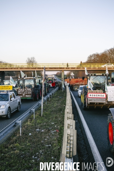 Blocage de l A1 à Senlis par les agriculteurs